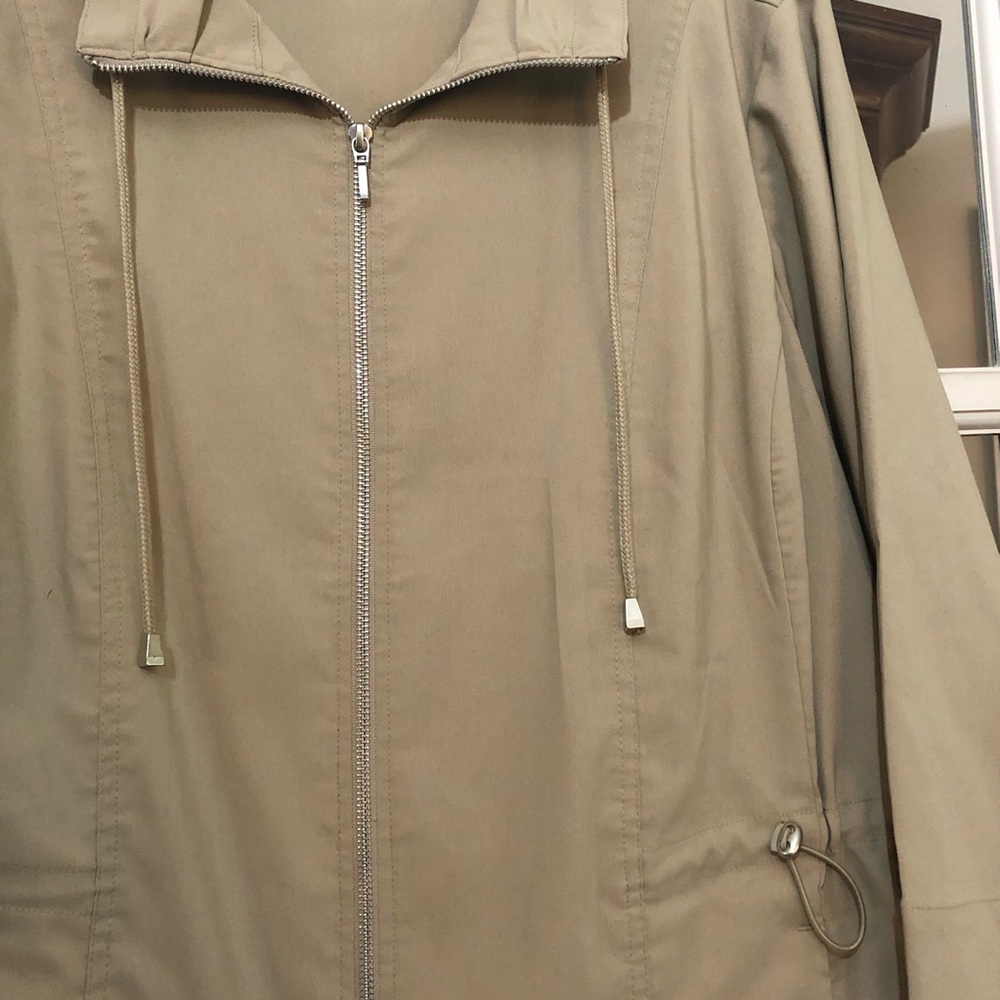 Tan Jacket - Picture 5 of 10